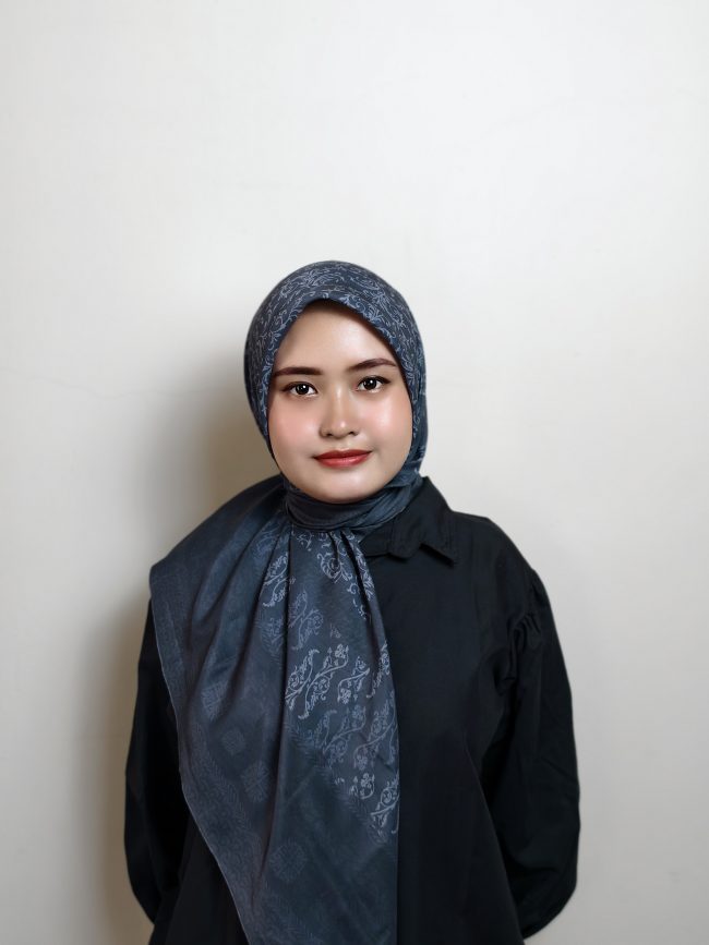 Square Scarf Pattern - Obsidian Calm