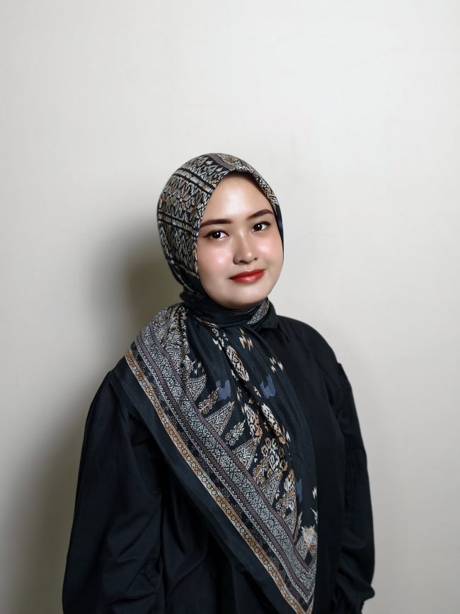 Square Scarf Pattern - Onyx Mosaic - Image 3
