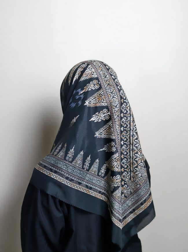 Square Scarf Pattern - Onyx Mosaic - Image 6