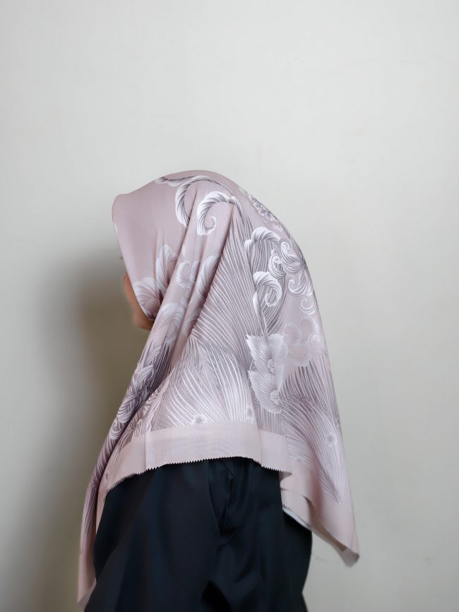 Square Scarf Pattern -  Amethyst Lace - Image 6