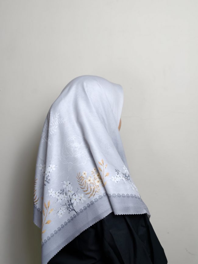 Square Scarf Pattern -  Dawn Whisper - Image 6